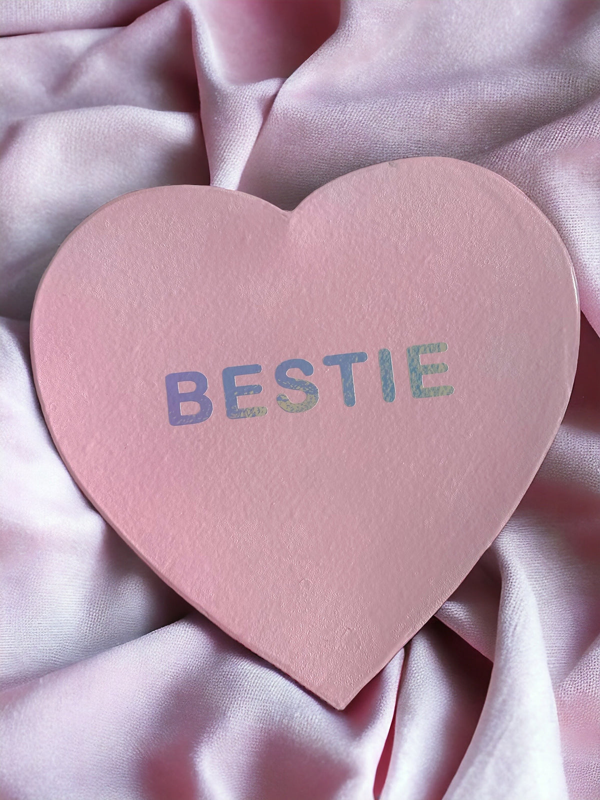 *Exclusive* Pink BESTIE Love Capsule Heart Box