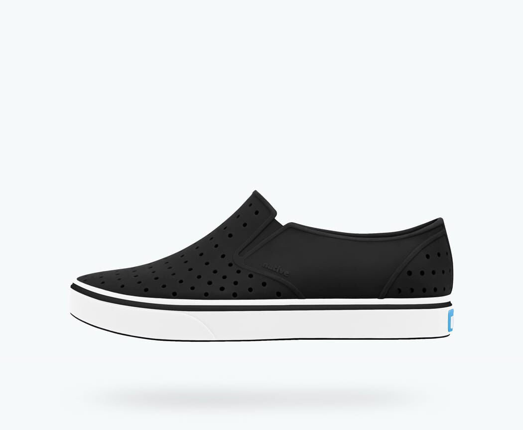 Native Miles Child in Jiffy Black/Shell White
