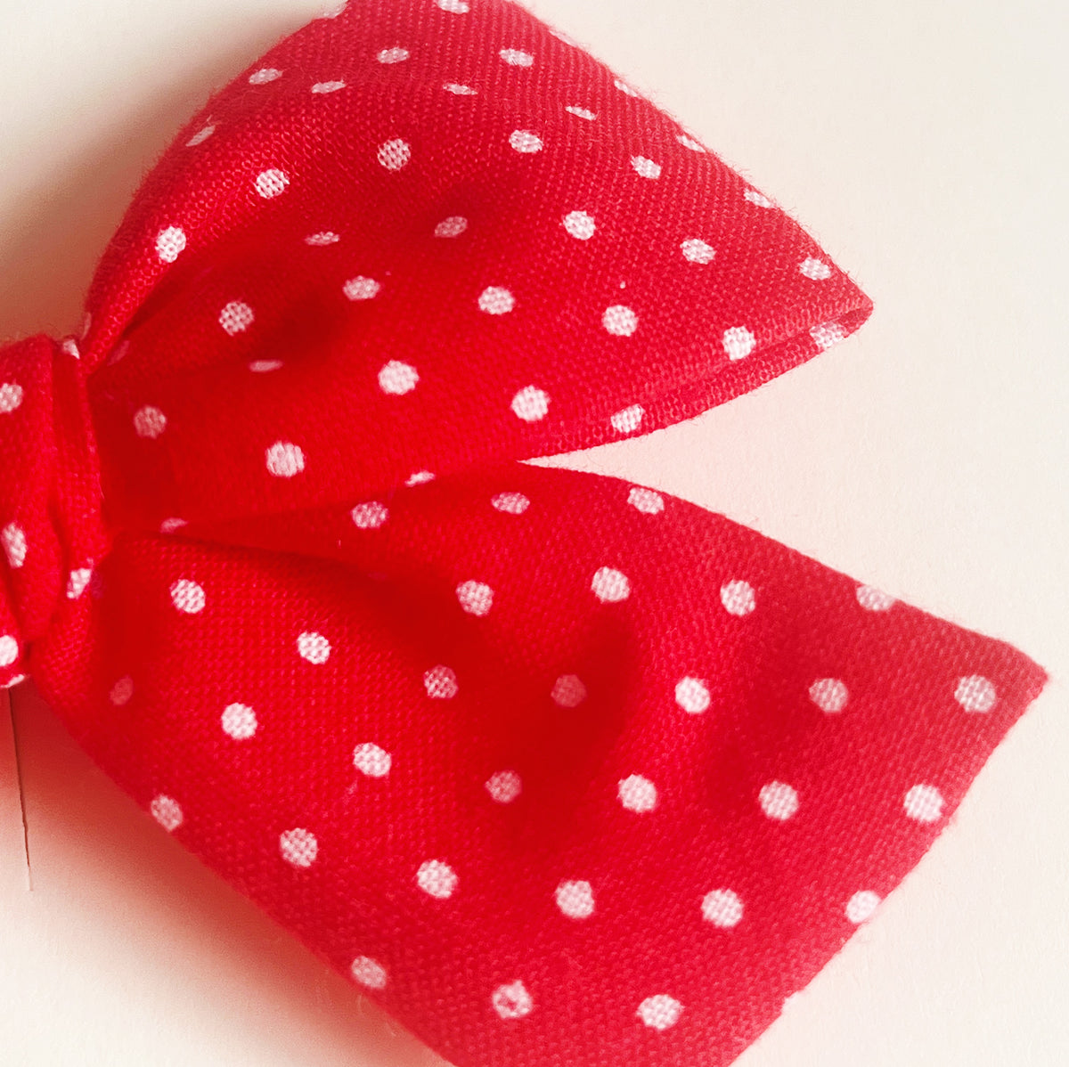 London and Lulu Red Dots Medium Bow Clip