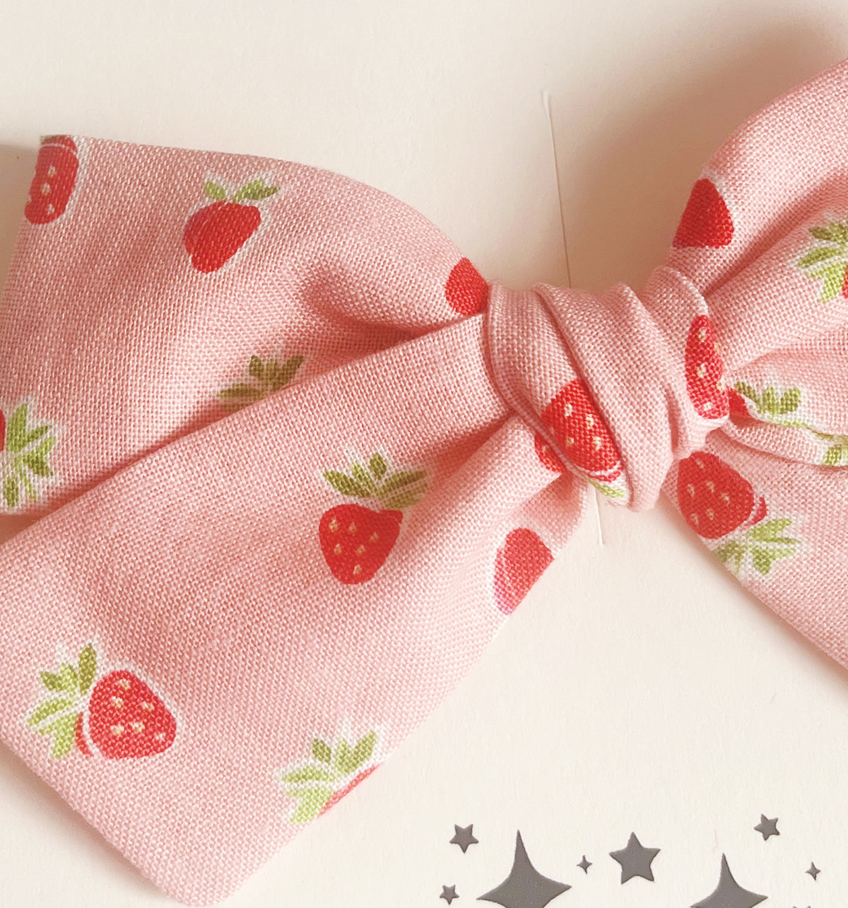 London and Lulu Pink Strawberry Medium Bow Clip
