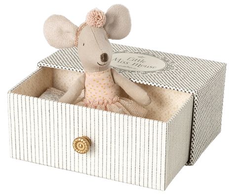 Maileg dancer mouse in daybed box